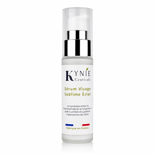Sérum Visage Sublime Éclat Kynie Ceuticals à la niacinamide et vitamine C, pour aider à atténuer taches et marques sur peau noire et métissée